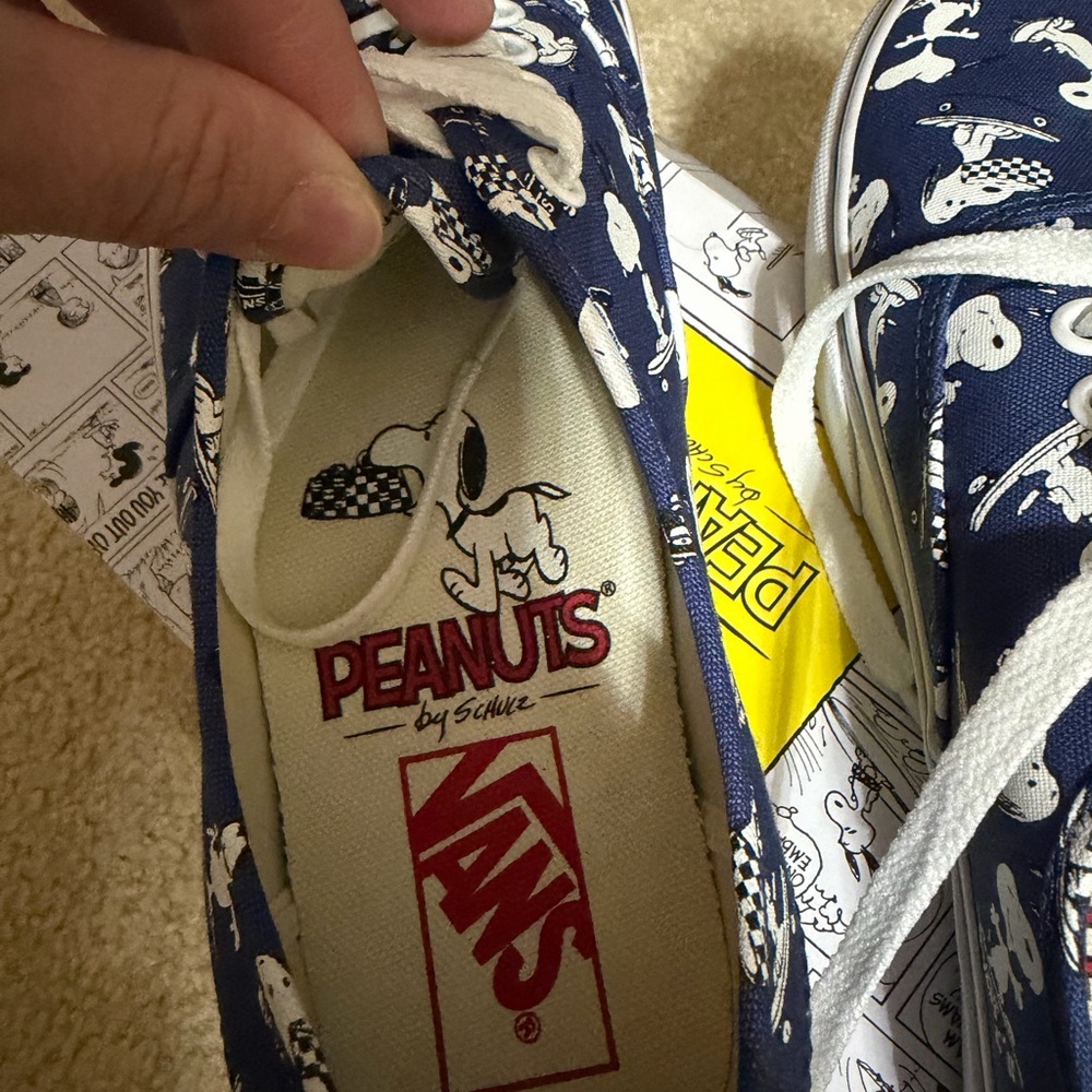 Vans Blue Snoopy Print Low Top Sneakers - Picture 6 of 13
